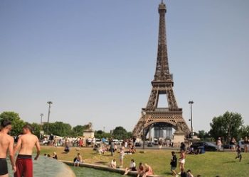 Frankreich: Zwei Kernkraftwerke vermindern ihre Leistung