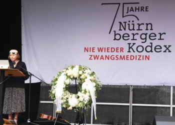 Holocaust-Überlebende Vera Sharav: "Der Holocaust begann nicht erst in den Gaskammern"