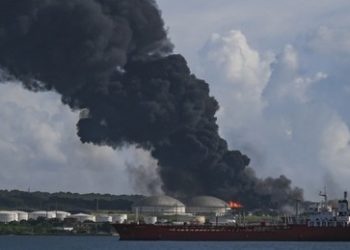 Kuba: Großbrand in Erdöllager - 17 Feuerwehrleute vermisst, Minister verletzt