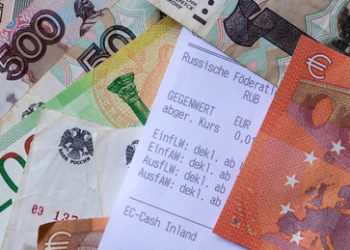Russische Zentralbank verlängert Einschränkungen für Abhebung in Euro und Dollar