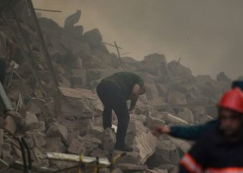 Terroranschlag oder explodierende Feuerwerkskörper? Explosion in einem Einkaufszentrum in Jerewan