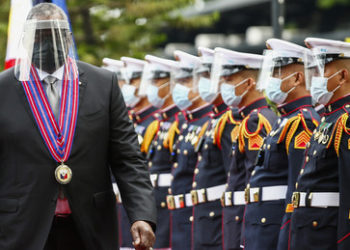 Trotz Vierfach-Impfungen: Pentagon-Chef Austin und Bidens Ehefrau positiv auf SARS-CoV-2 getestet