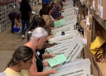 Wähler in Maricopa County berichten jetzt, dass ihre Stimmen verworfen wurden und nicht gezählt wurden