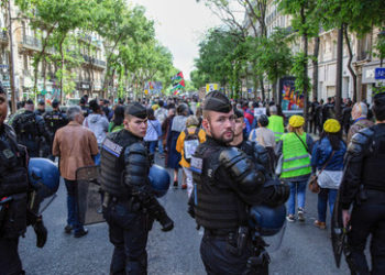 "Extremisten" überall: Der Westen braucht Sündenböcke für seine selbstzerstörerische Politik