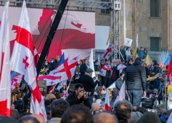 Abchasien und Südossetien "erobern"? – Georgische Politiker für Referendum über Krieg gegen Russland