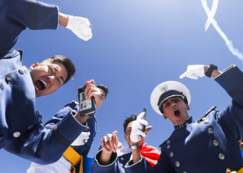 Gendern beim US-Militär: Wie sich die einstige Militärmacht mit der Woke-Ideologie selbst zerstört