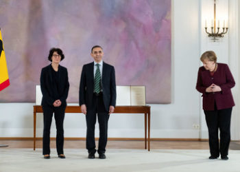 Impfstoffpatente tabu: Wie BioNTech-Chef Şahin auf Ex-Kanzlerin Merkel einwirkte