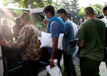 Liberale lieben illegale Migranten – bloß nicht in der eigenen noblen Nachbarschaft