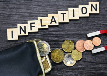 Mittelschicht rutscht in die Pleite: Monatliche Einkünfte von 3.600 Euro reichen nicht mehr