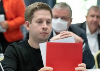 Nach Kritik an möglichen Panzerlieferungen: Kühnert löscht sich auf Twitter