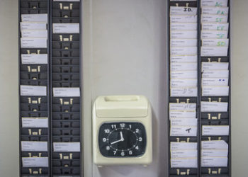 Rückkehr der Stechuhr: Arbeitszeiterfassung ist laut Bundesarbeitsgericht Pflicht