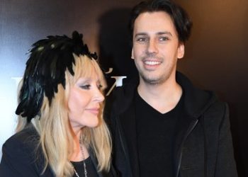 Russlands Musik-Legende Pugatschjowa will "Ende des Sterbens unserer Jungs"