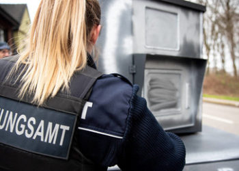 Schwerin rüstet auf: Ordnungsamtsmitarbeiter tragen nun schusssichere Westen