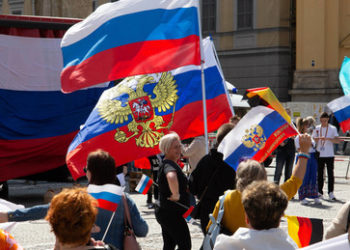 Thomas Röper: Wie Russland über die Dummheit von Baerbock lacht