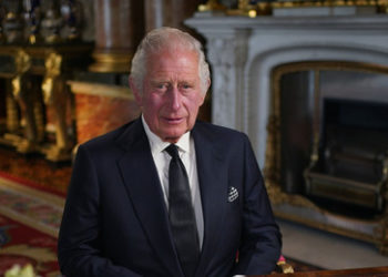 "König unwirsch" – Charles erntet Spott, doch Angestellte haben wenig zu lachen