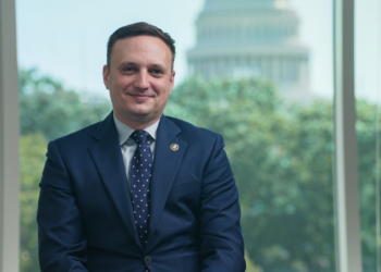 CCP versucht, TikTok-Daten gegen Amerikaner zu verwenden: Ehemaliger Pentagon-Beamter