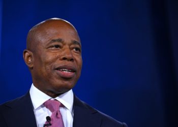 Chinesischer Spender, Spendensammler für den Bürgermeister von NYC, Eric Adams, arbeitete eng mit der Kommunistischen Parteieinflussoperation zusammen