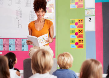 Bericht: US-Militärstützpunktschulen indoktrinieren Kinder in woker Ideologie