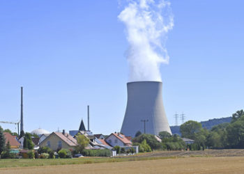 Gutachten bringt Habeck in die Bredouille: Weiterbetrieb der AKWs würde Strompreis senken