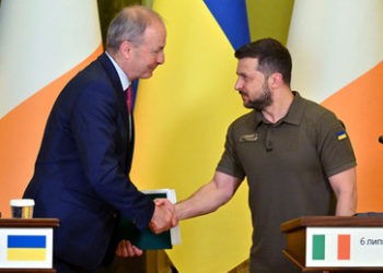 Irischer EU-Abgeordneter: Irlands Regierung liebt NATO-Stellvertreterkrieg-Krieg in Ukraine