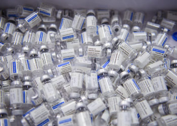 Millionen Euro versenkt: 4,6 Millionen Corona-Impfdosen verfallen