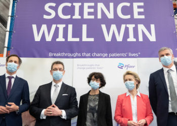 Nein! Pfizer-Vertreterin: COVID-19-Impfstoff wurde nie auf Fremdschutz getestet