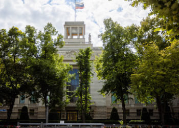 Protest gegen Angriffe auf diplomatische Vertretungen Russlands – Antwort? Fehlanzeige