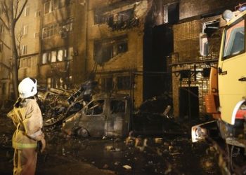 Russland: 13 Tote nach Flugzeugabsturz in Wohnviertel