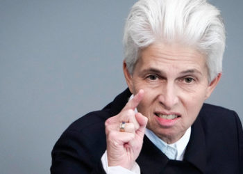 Strack-Zimmermann: Keine Nazi-Vergleiche in Bezug auf die Ukraine!