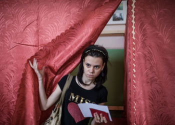 Verbotene Referenden: Warum der Westen Wahlbeobachter bestraft