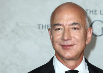 Drohende Rezession: Amazon Gründer Jeff Bezos ruft US-Verbraucher zum Sparen auf