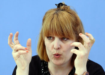 Feinde der Demokratie: Das Zentrum Liberale Moderne diskutiert über Desinformation