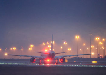Flugzeug aus Polen nach Bombendrohung in Paderborn gelandet – nichts gefunden
