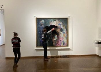 Gemälde "Tod und Leben" von Gustav Klimt mit Öl überschüttet – Attacke von Klimaaktivisten in Wien