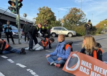 Klebe-Wahnsinn: Politiker fordern Gefängnisstrafen für Klima-Aktivisten