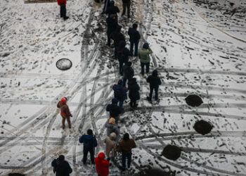 Leere Regale und lange Schlangen: Ukrainische Medien melden Hamsterkäufe in Kiew