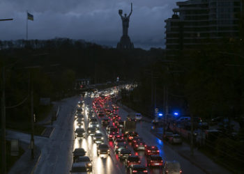 Medien: Kiew plant bei totalem Stromausfall Evakuierung von drei Millionen Menschen