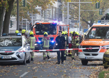 Nach Blockade eines Rettungsfahrzeugs: Polizei ermittelt gegen zwei Klima-"Aktivisten"