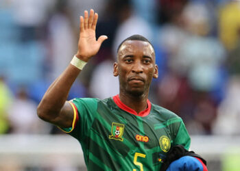 Nach Kritik an WM-Star Gaël Ondoua wegen Schuhen mit Russland-Fahne – FIFA will keine Strafe