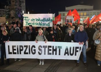 Ostdeutschland: Erneut Tausende Teilnehmer bei Montagsdemos