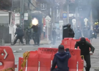 Schwere Zusammenstöße zwischen Studierenden und Polizeikräften in Bogotá