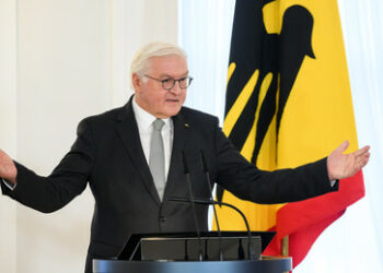 Steinmeier führt Frauenquote von 40 Prozent für Verdienstorden ein