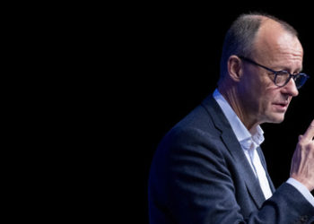 "Jedes Maß verloren": Merz und Bartsch kritisieren Personal-Schwemme der Ampel