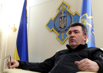 "Politische Ukrainer" - Wie ethnische Russen in der Umgebung von Selenskij Russophobie betreiben