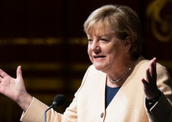 Angela Merkel: Donbass-Konflikt sollte nie friedlich gelöst werden