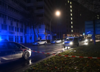 Berlin: Mann schießt auf Ex-Partnerin und flüchtet – Großeinsatz der Polizei