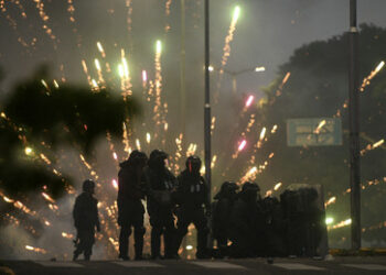 Bolivien: Oppositioneller Gouverneur festgenommen – Massive Proteste in der Provinz Santa Cruz
