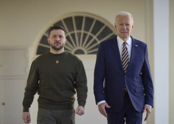 Der Weltretter – Deutsche Medien zum Besuch Selenskijs in den USA