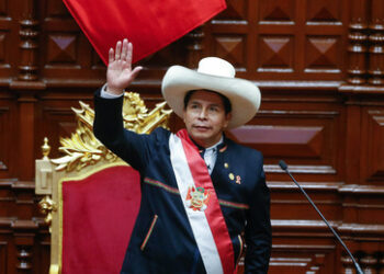 Der peruanische Präsident Pedro Castillo stand Raubverträgen mit Öl- und Gaskonzernen im Wege