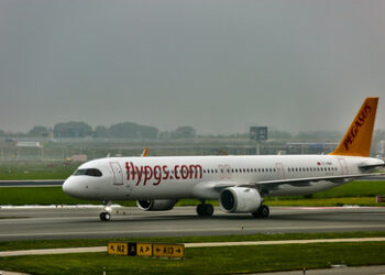 Erzwungene Notlandung in Barcelona: Migranten fliehen aus Maschine aus Marokko